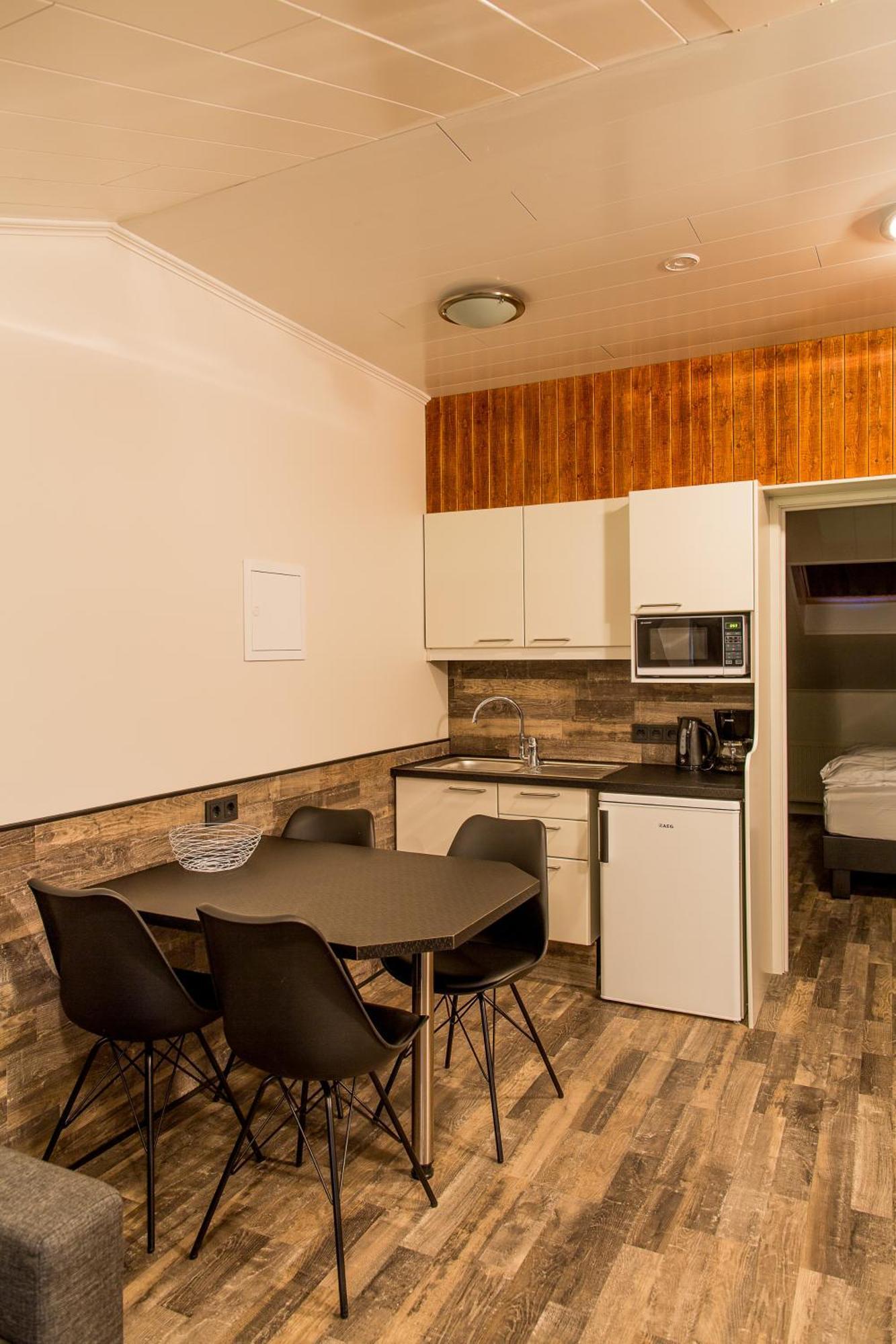 Lava Apartments & Rooms Акурейри Екстериор снимка