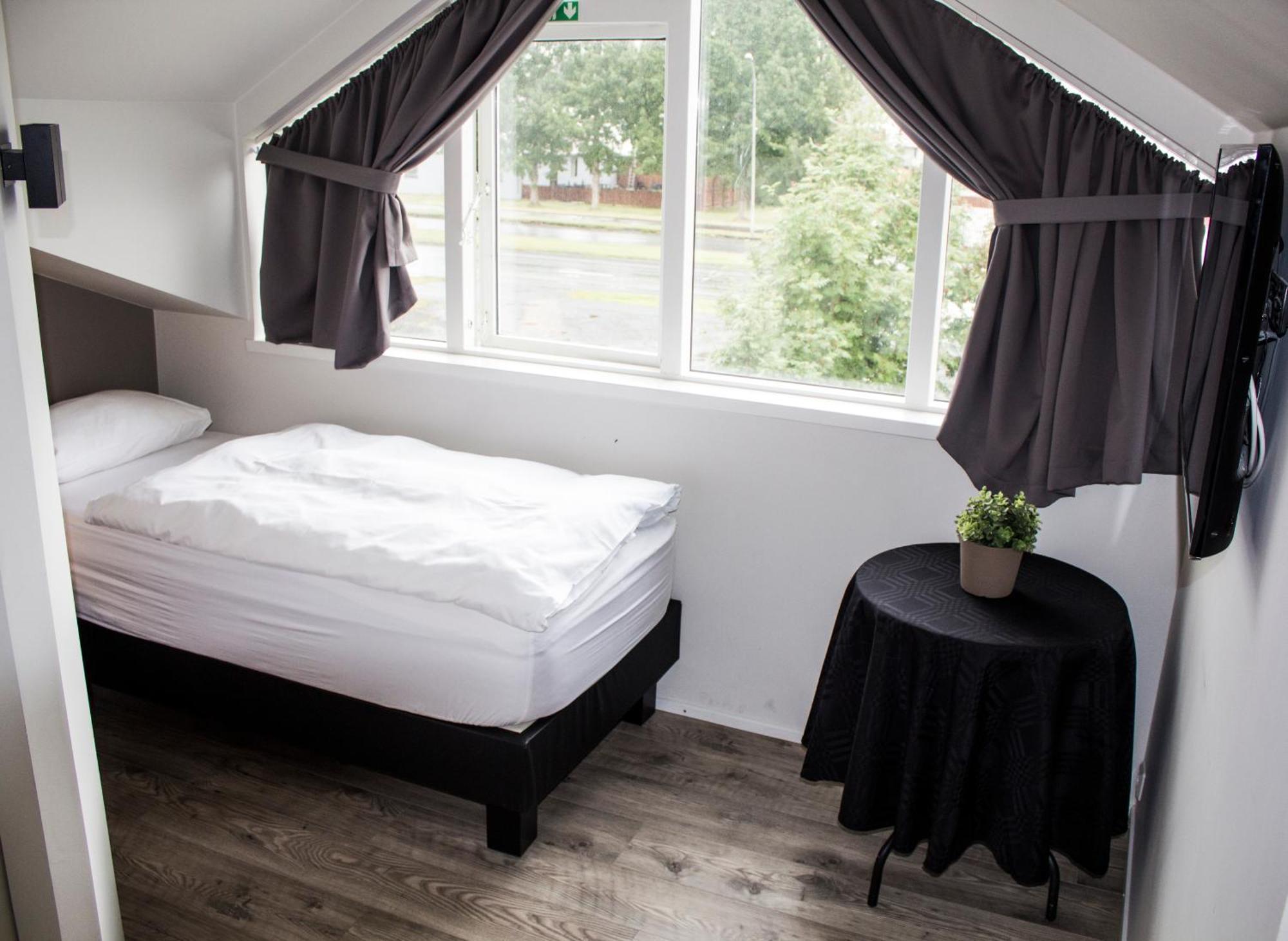 Lava Apartments & Rooms Акурейри Екстериор снимка