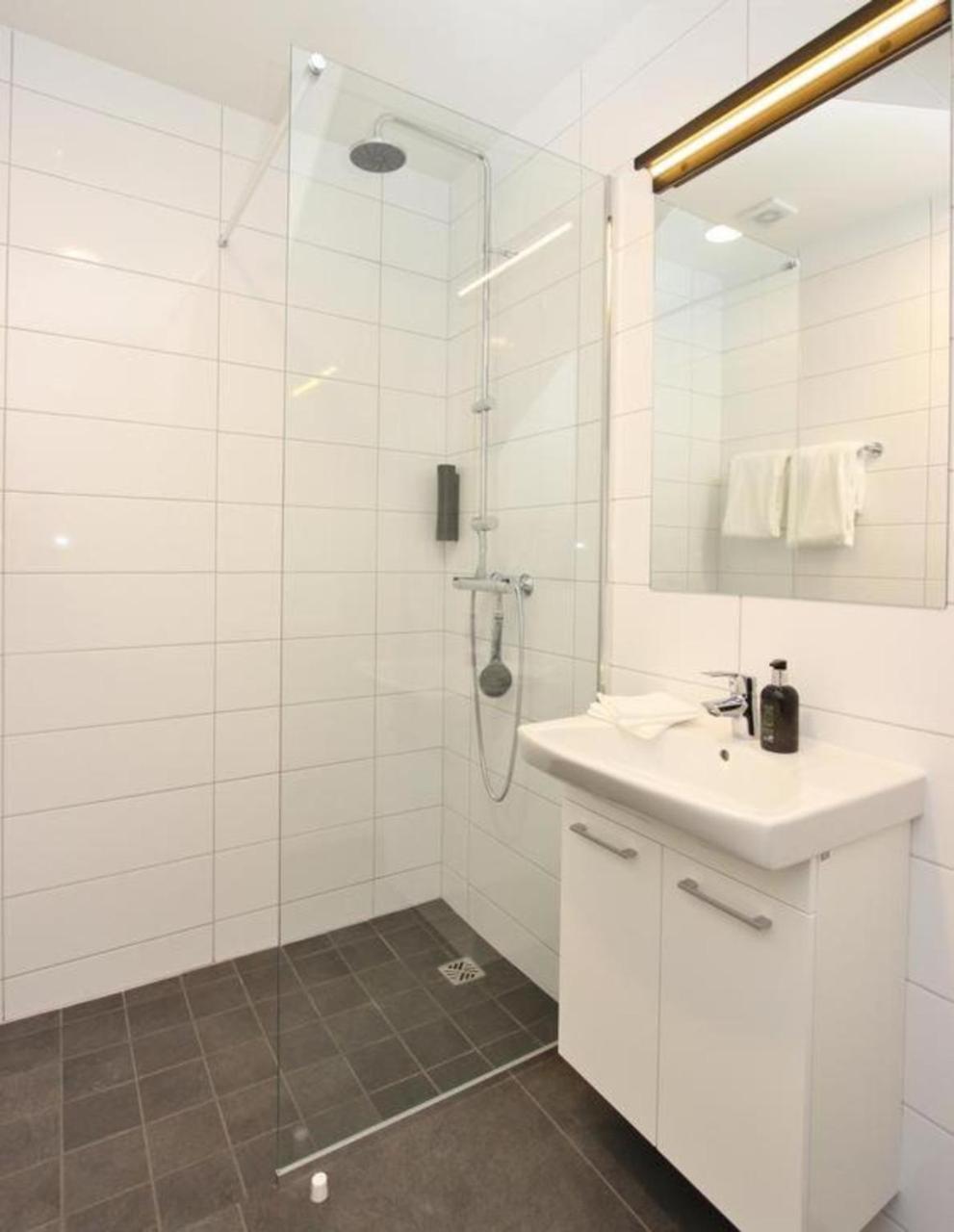 Lava Apartments & Rooms Акурейри Екстериор снимка