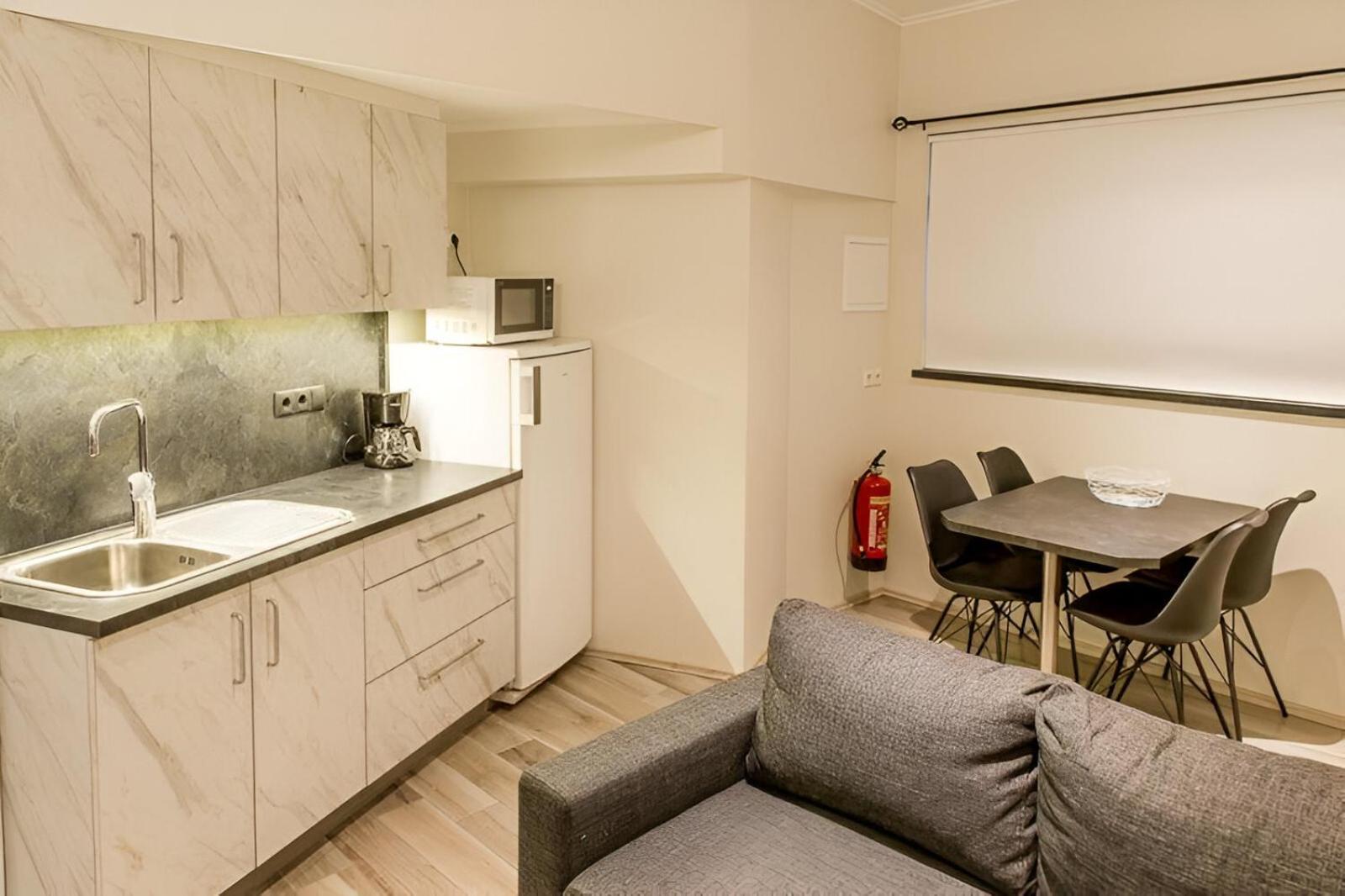 Lava Apartments & Rooms Акурейри Екстериор снимка