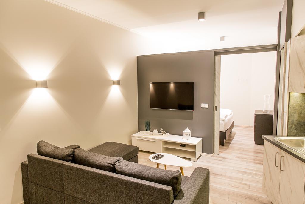 Lava Apartments & Rooms Акурейри Екстериор снимка