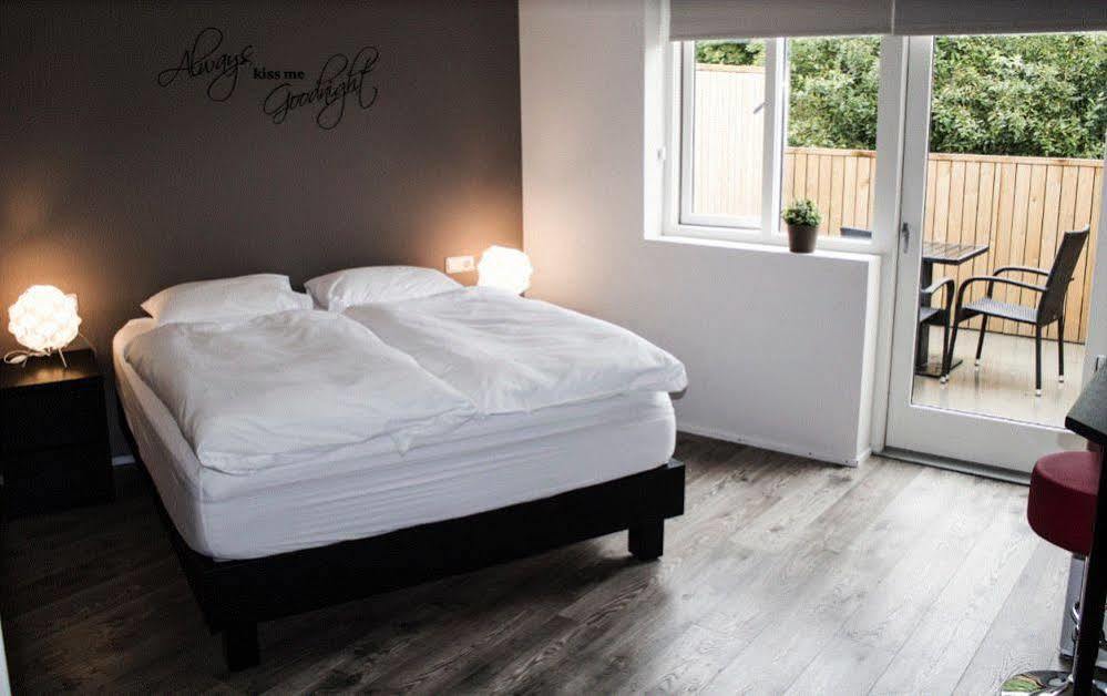 Lava Apartments & Rooms Акурейри Екстериор снимка