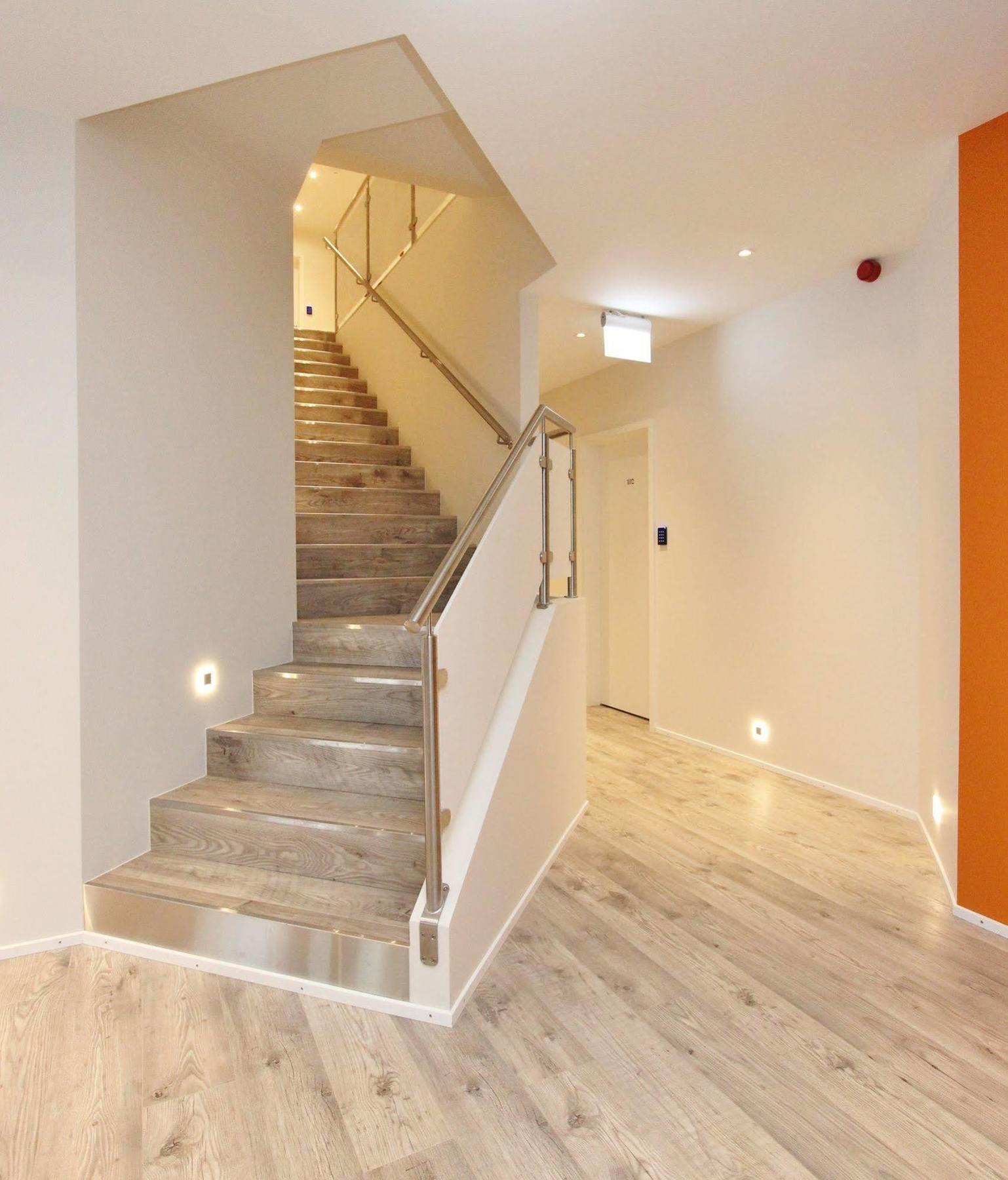 Lava Apartments & Rooms Акурейри Екстериор снимка