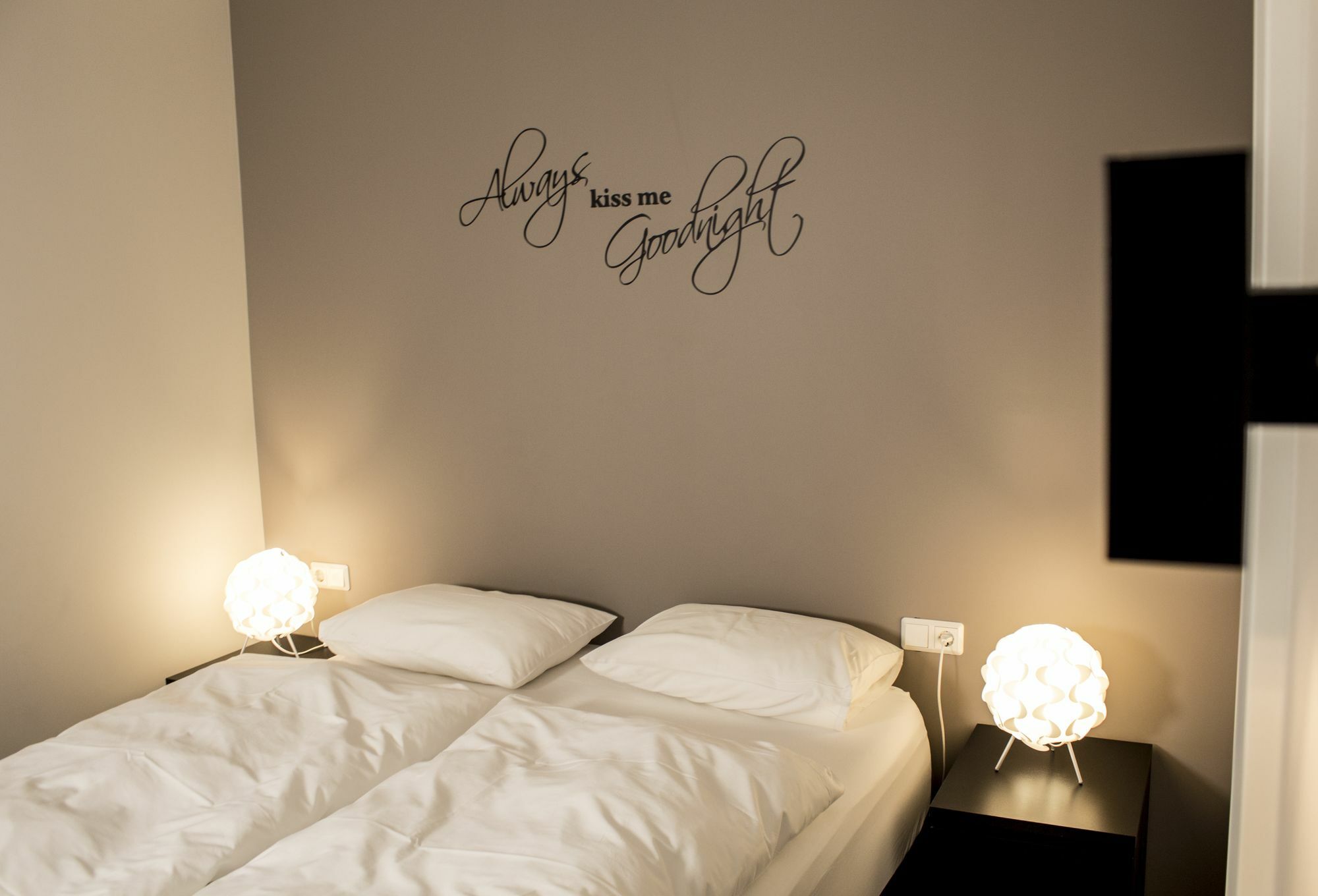 Lava Apartments & Rooms Акурейри Екстериор снимка