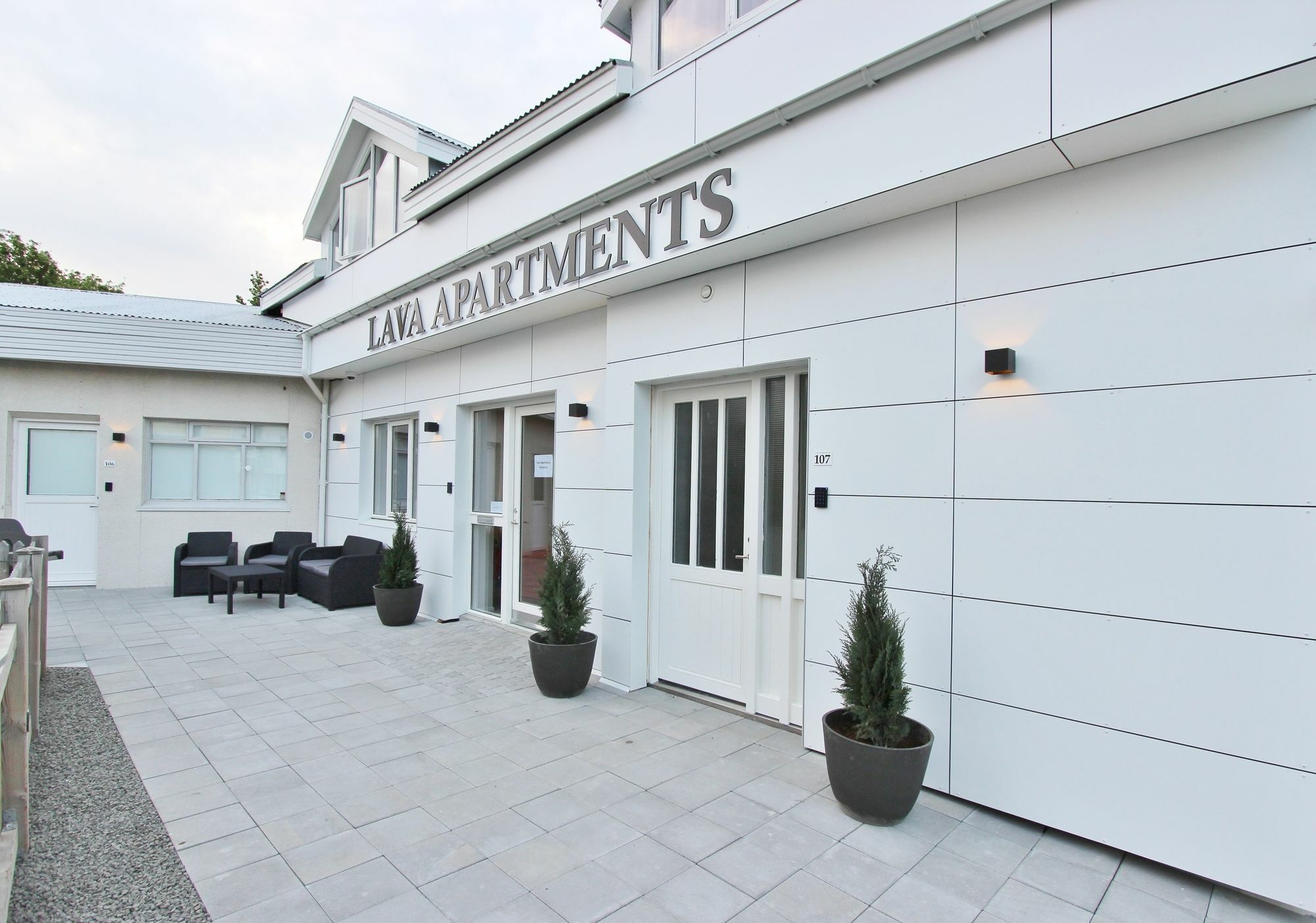 Lava Apartments & Rooms Акурейри Екстериор снимка