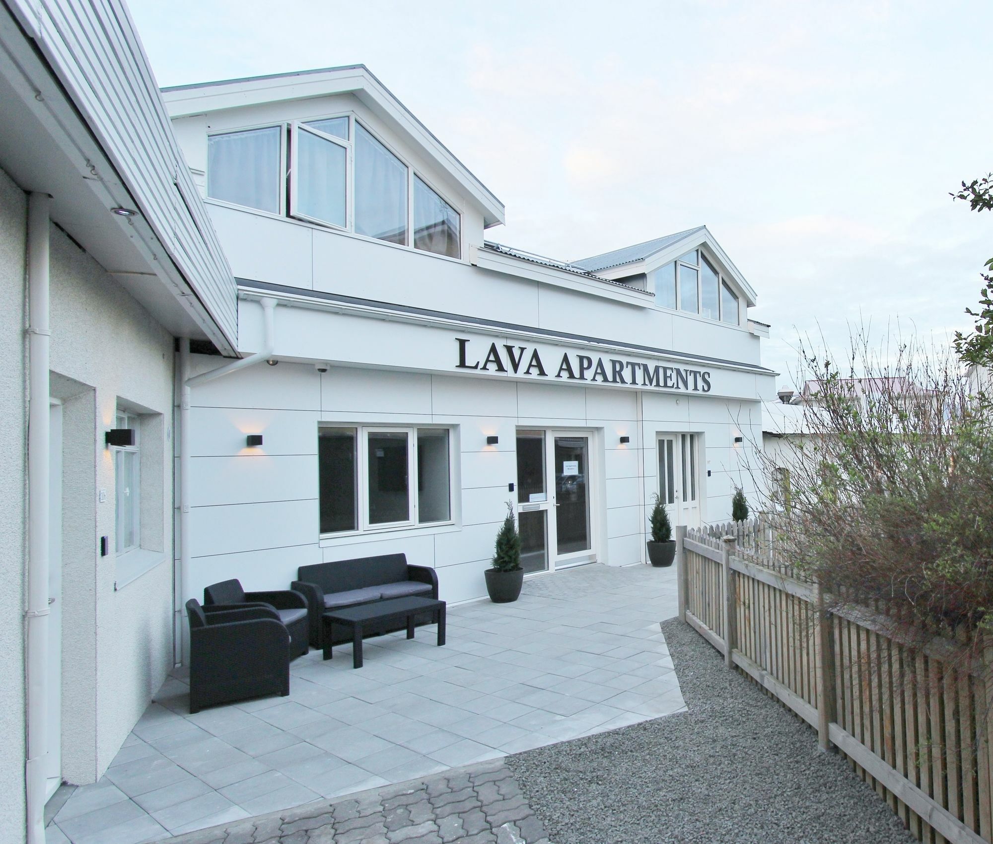 Lava Apartments & Rooms Акурейри Екстериор снимка